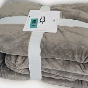 UGG Novah Blanket Fawn King
